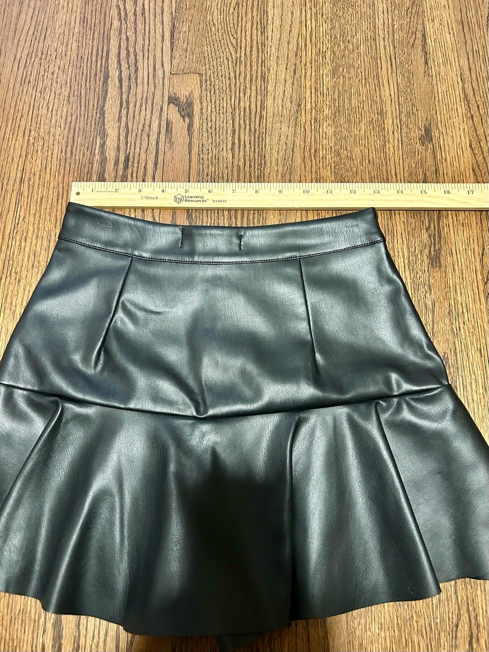 Fabrik Faux Leather Skort Black Ruffle Mini Skirt Shorts S NWT - Picture 5 of 6